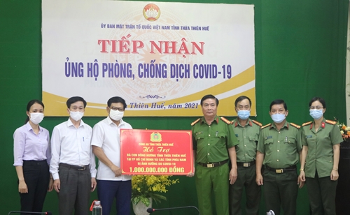 Công an tỉnh hỗ trợ người dân Thừa Thiên Huế tại các tỉnh phía Nam 1 tỷ đồng