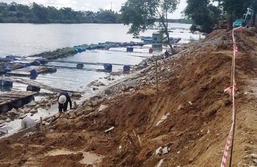 An toàn cho Dự án kè sông Bồ đang thi công