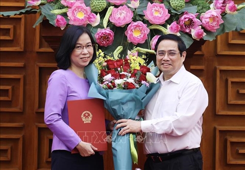 Thủ tướng trao Quyết định bổ nhiệm Tổng Giám đốc TTXVN cho bà Vũ Việt Trang