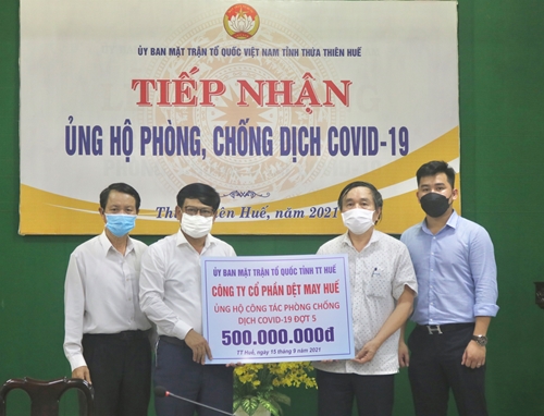 Công ty CP Dệt may Huế hỗ trợ người dân Thừa Thiên Huế tại các tỉnh phía nam 500 triệu đồng