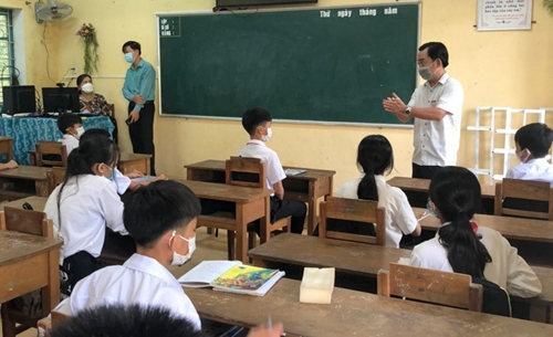Phú Lộc Hai địa phương tổ chức cho học sinh tập trung trở lại trường trong ngày 20 9