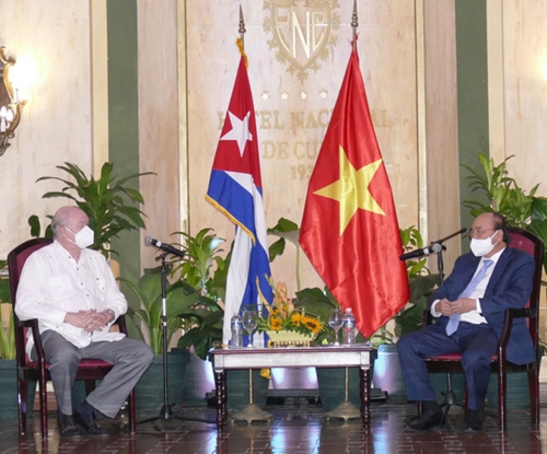 Việt Nam ký hợp đồng mua 10 triệu liều vắc xin của Cuba