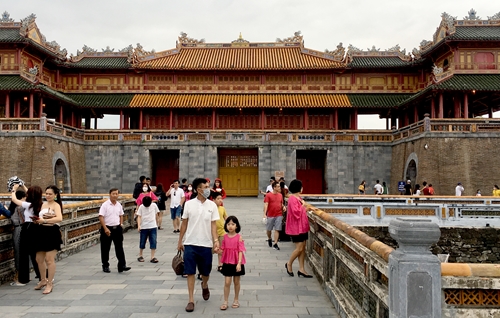 Hue monuments to reopen to visitors from October 1