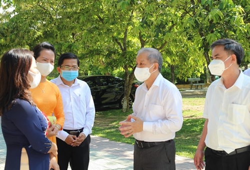 Phó Bí thư Phan Ngọc Thọ kiểm tra tình hình phòng, chống dịch và dạy học ở Hương Thuỷ