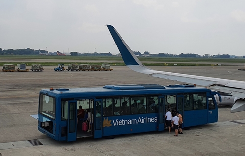 Đề xuất khai thác 1 chuyến khứ hồi tuần đối với đường bay Huế - TP Hồ Chí Minh