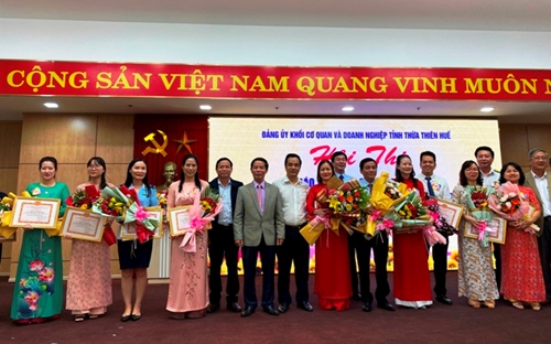 Thí sinh Hồ Thị Kiều My đoạt giải nhất Hội thi “Báo cáo viên giỏi năm 2021”