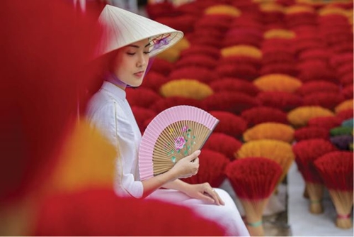 The colors of Thuy Xuan incense village