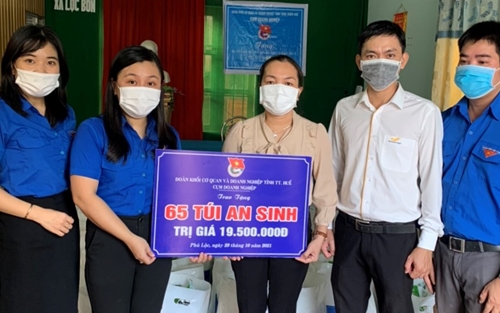 Chương trình “Túi an sinh” đến với người dân Phú Lộc