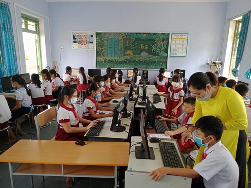Học sinh TP Huế chuyển sang học trực tuyến từ ngày 13 11