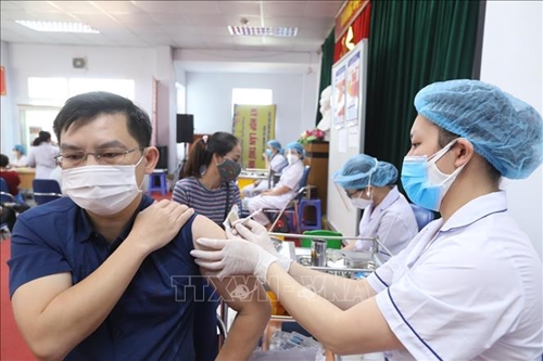 Việt Nam vượt mốc 100 triệu mũi tiêm vaccine phòng COVID-19