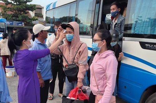 Tuyến xe buýt Huế-Đà Nẵng hoạt động trở lại