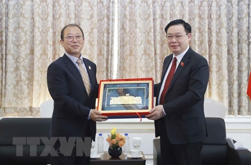 Chủ tịch Quốc hội Vương Đình Huệ tiếp Chủ tịch Hội người Hàn gốc Việt