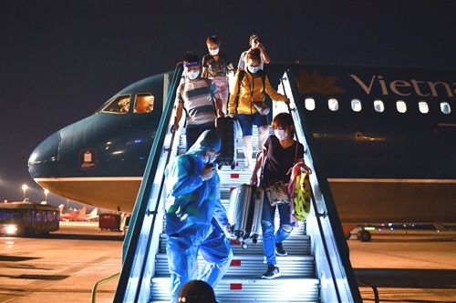 Chuyến bay quốc tế thường lệ đầu tiên chính thức đến Việt Nam kể từ đại dịch COVID-19