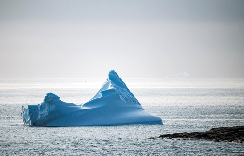 Biến đổi khí hậu Dải băng Greenland thu hẹp trong 25 năm liên tiếp
