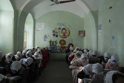 Taliban nêu thời điểm nữ sinh Afghanistan được đến trường