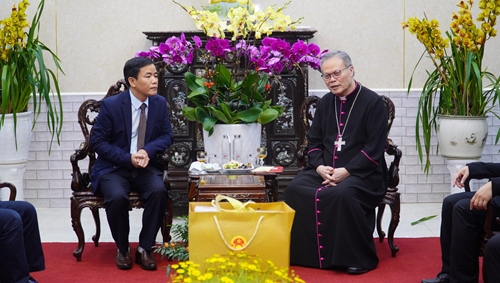 Chủ tịch UBND tỉnh Nguyễn Văn Phương thăm, chúc tết các đơn vị, tổ chức tôn giáo, cá nhân