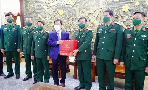 Chủ tịch UBND tỉnh Nguyễn Văn Phương thăm, chúc tết các đơn vị thuộc lực lượng vũ trang tỉnh