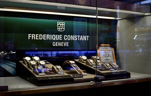 Đồng hồ Frederique Constant FC 303 mẫu mới đẹp hơn mẫu cũ