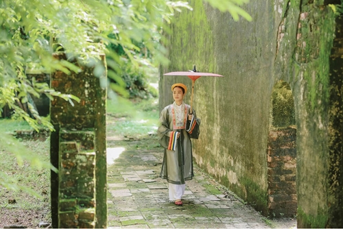 Promoting the heritage of Hue through ancient costume