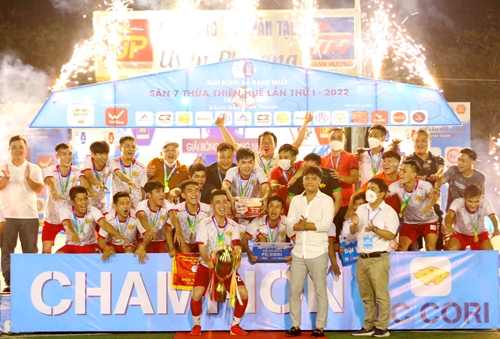 FC Cori đăng quang giải bóng đá phủi hạng Nhất