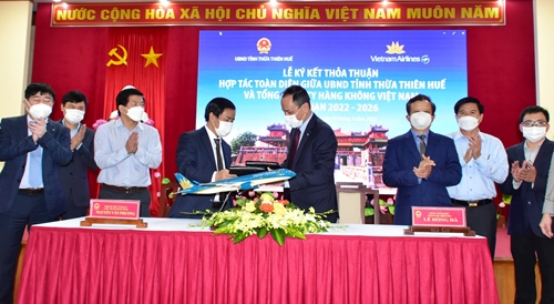 Vietnam Airlines tăng cường quảng bá hình ảnh điểm đến Thừa Thiên Huế