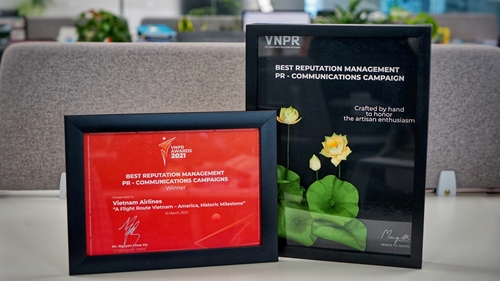 Vietnam Airlines nhận giải thưởng VNPR Awards 2021 cho chiến dịch truyền thông đường bay Mỹ