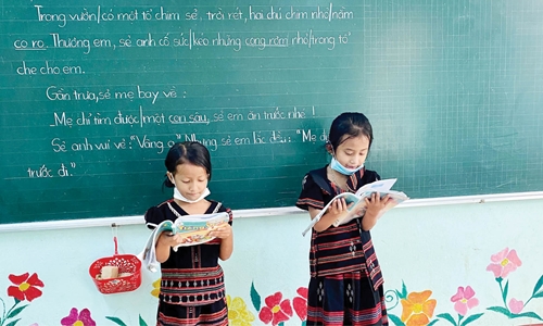 Tăng cường tiếng Việt cho học sinh dân tộc ít người