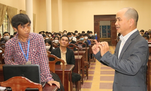OBC Việt Nam giao lưu, chia sẻ kinh nghiệm với 200 sinh viên