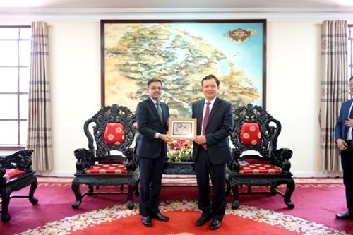 Bí thư Tỉnh ủy Lê Trường Lưu tiếp xã giao Đại sứ đặc mệnh Toàn quyền Ấn Độ tại Việt Nam