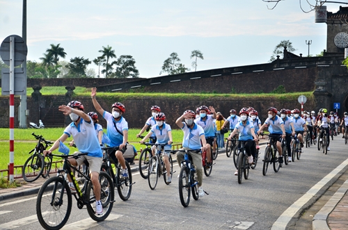 Cycling for tourism and the environment