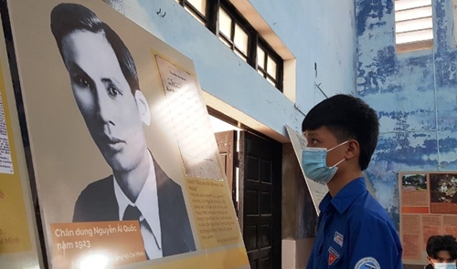 Story of President Ho Chi Minh s life through “The Seeker for the Image of the Nation” exhibition