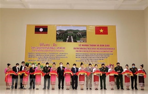 Báo chí Lào ca ngợi về tình đoàn kết đặc biệt Lào - Việt Nam