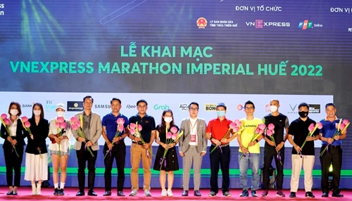 Hơn 4 700 runner tham dự giải VnExpress Marathon Imperial Huế