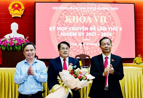 Hương Thủy có tân Phó Chủ tịch Hội đồng Nhân dân thị xã