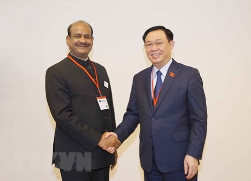 Chủ tịch Hạ viện Ấn Độ đến Hà Nội, bắt đầu thăm chính thức Việt Nam