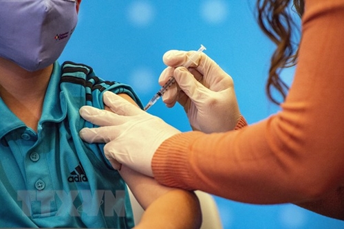 EMA phê duyệt sử dụng vaccine của Pfizer để tiêm mũi tăng cường
