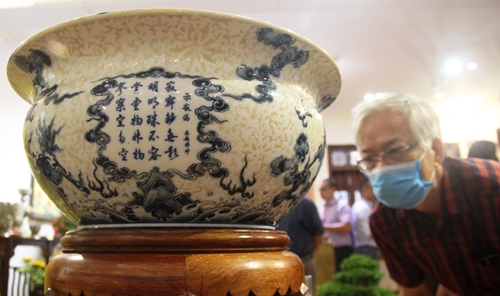 Imprints of Buddhist art on Bat Trang ceramics