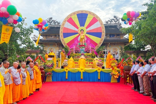 Hương Thủy Cử hành lễ chính thức Đại lễ Phật đản 2022