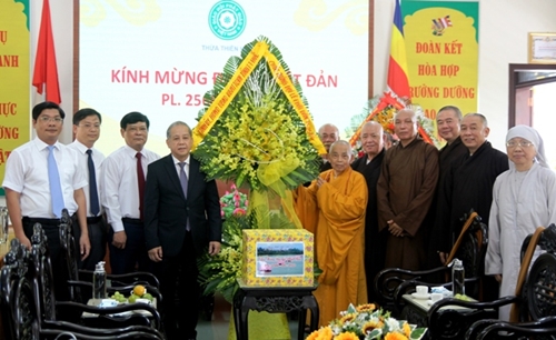Phó Bí thư Thường trực Tỉnh ủy Phan Ngọc Thọ thăm, chúc mừng Ban Trị sự Giáo hội Phật giáo Việt Nam tỉnh