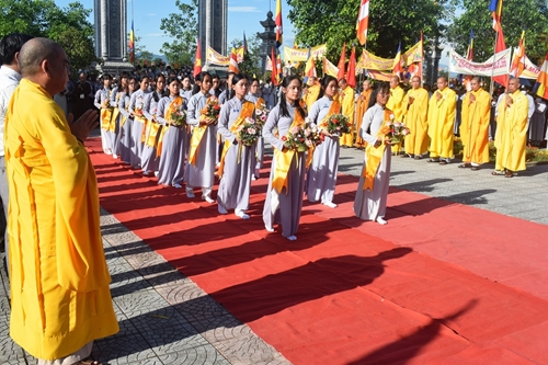Ban Trị sự Giáo hội Phật giáo Việt Nam huyện Phong Điền tổ chức Đại lễ Phật đản PL 2566