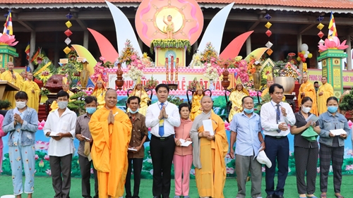 Ban trị sự giáo hội Phật giáo huyện Phú Vang tổ chức đại lễ Phật đản