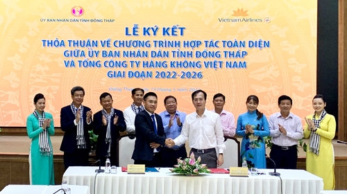 Vietnam Airlines và tỉnh Đồng Tháp ký kết thỏa thuận hợp tác toàn diện giai đoạn 2022 - 2026