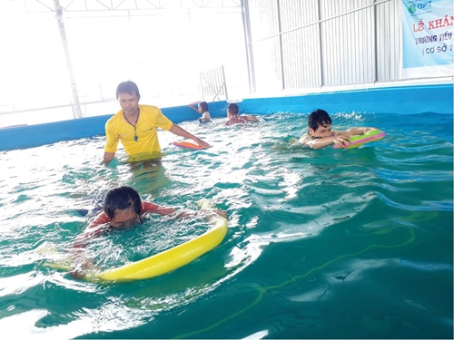 Đa dạng các khóa dạy bơi cho trẻ em