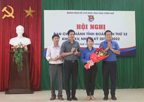 Bà Hoàng Thị Thùy Linh được bầu giữ chức Phó bí thư Tỉnh đoàn