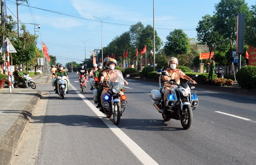 Phong Điền ra quân đảm bảo trật tự an toàn giao thông, công cộng và đô thị dịp hè