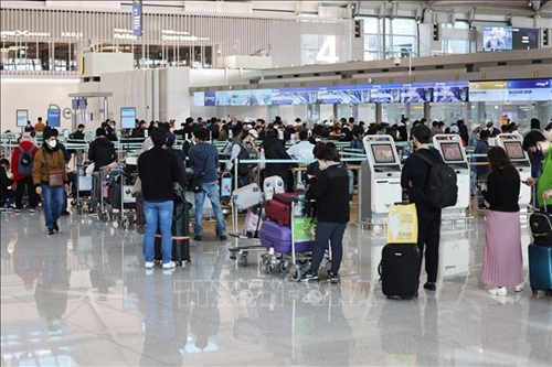 COVID-19 Hàn Quốc sẽ dỡ bỏ yêu cầu cách ly đối với du khách chưa tiêm phòng