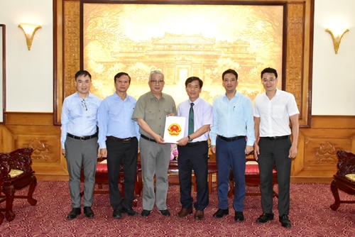 Trao Quyết định cho phép Bảo tàng Đại tướng Nguyễn Chí Thanh đi vào hoạt động