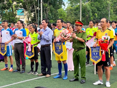 9 đội tham gia Giải bóng đá mini truyền thống Khối Nội chính