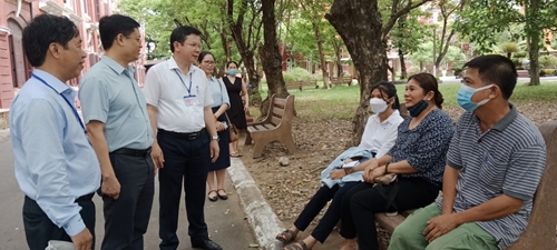 Phó Chủ tịch UBND tỉnh Nguyễn Thanh Bình kiểm tra công tác tổ chức kỳ thi tuyển sinh vào lớp 10