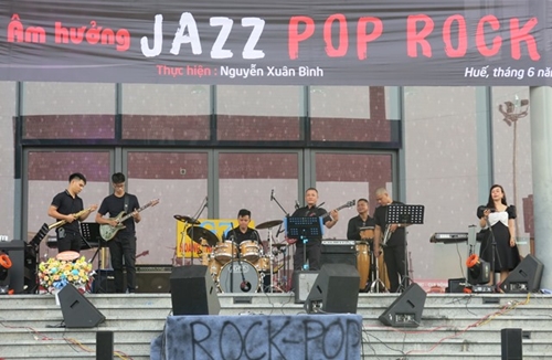 Trình diễn nhạc jazz – pop – rock